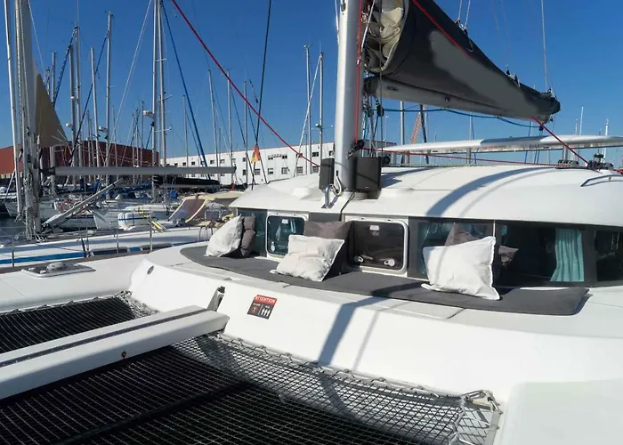 Catamaran Orion