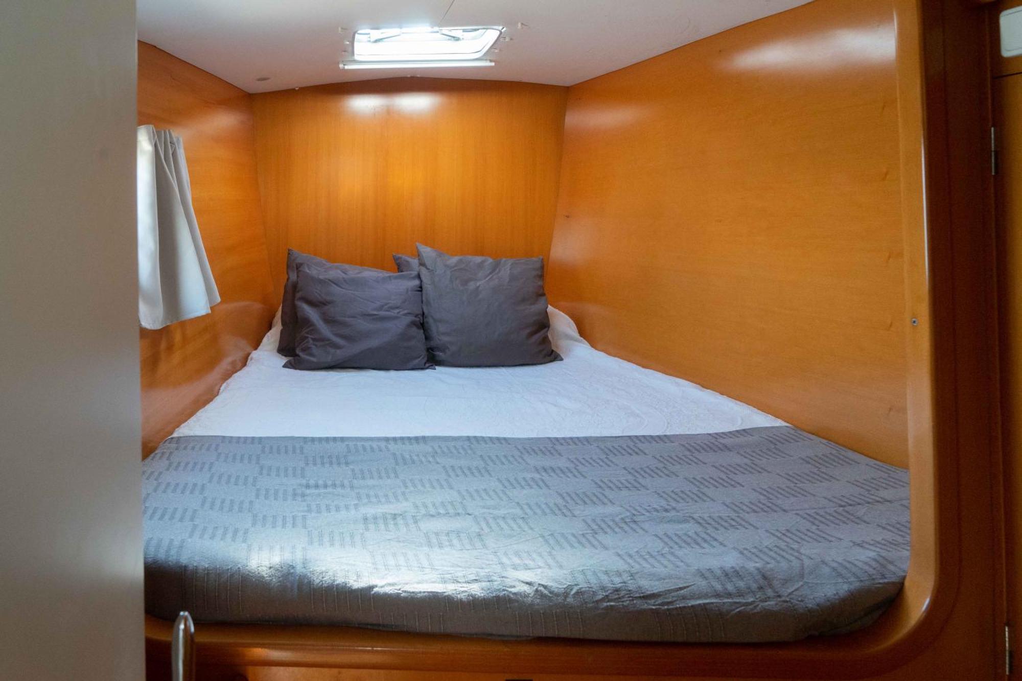Catamaran Orion